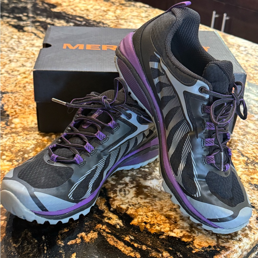 NEW IN BOX MERRELL WOMENS SIREN EDGE Athletic Shoes 9W‎ AÇAÍ N BLACK